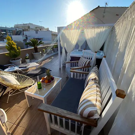 Vakantiehuis Residenza Rithymna Centro With A Private Roof Terrace And Hot Tub