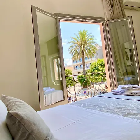 Residenza Rithymna Centro With A Private Roof Terrace And Hot Tub Vakantiehuis Rethimnon